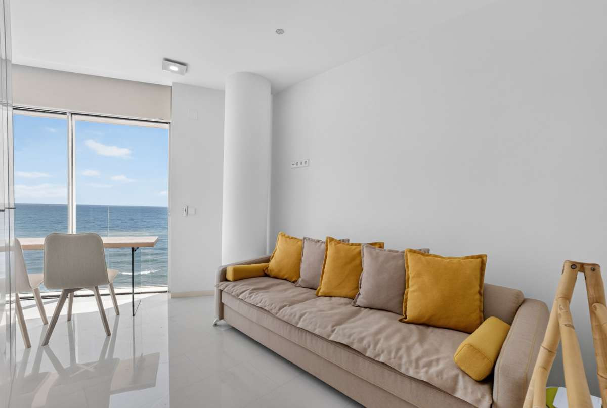 For sale - 4 Bedroom 2 Bathroom Apartment - Penthouse in Torrevieja - Torrevieja Centro  - Alicante