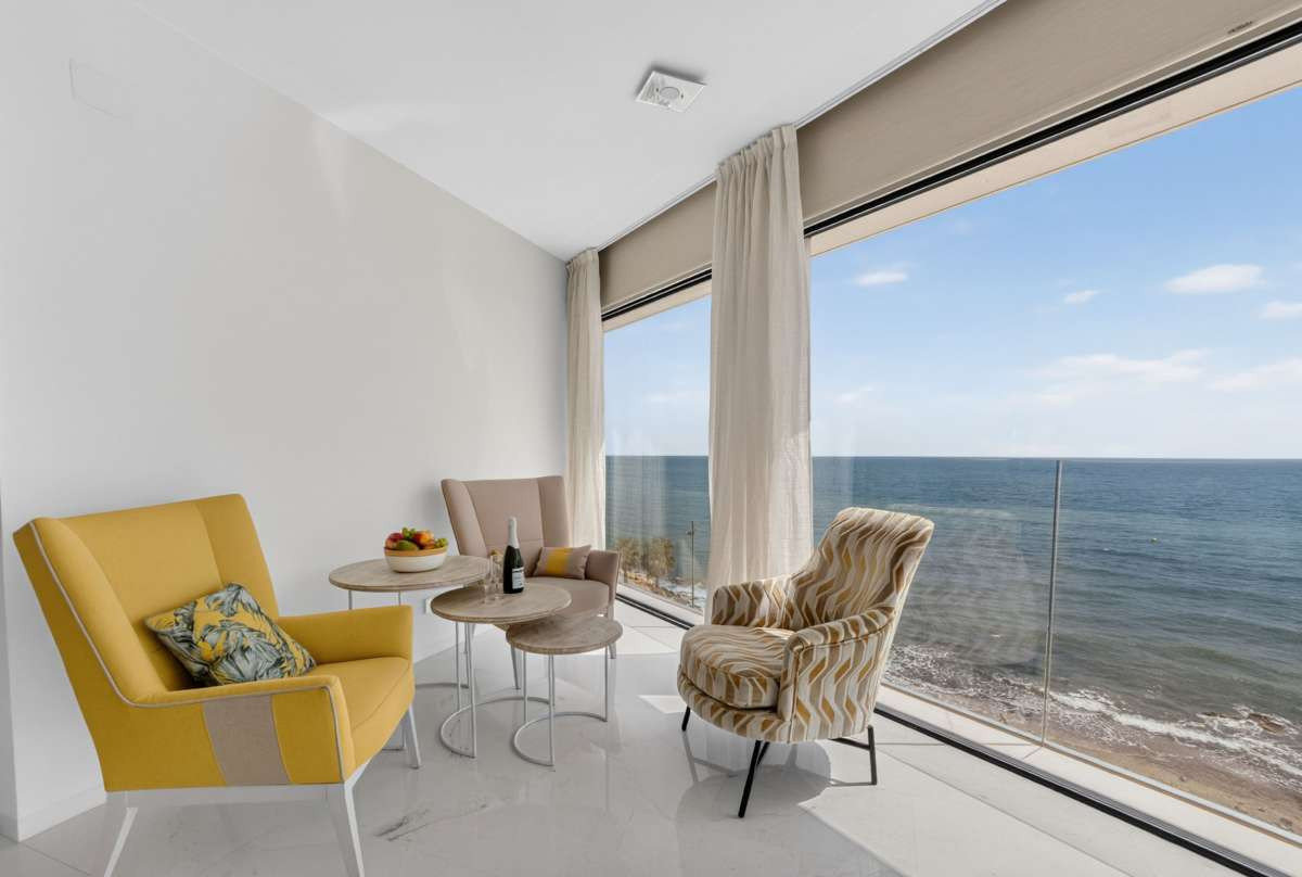 For sale - 4 Bedroom 2 Bathroom Apartment - Penthouse in Torrevieja - Torrevieja Centro  - Alicante