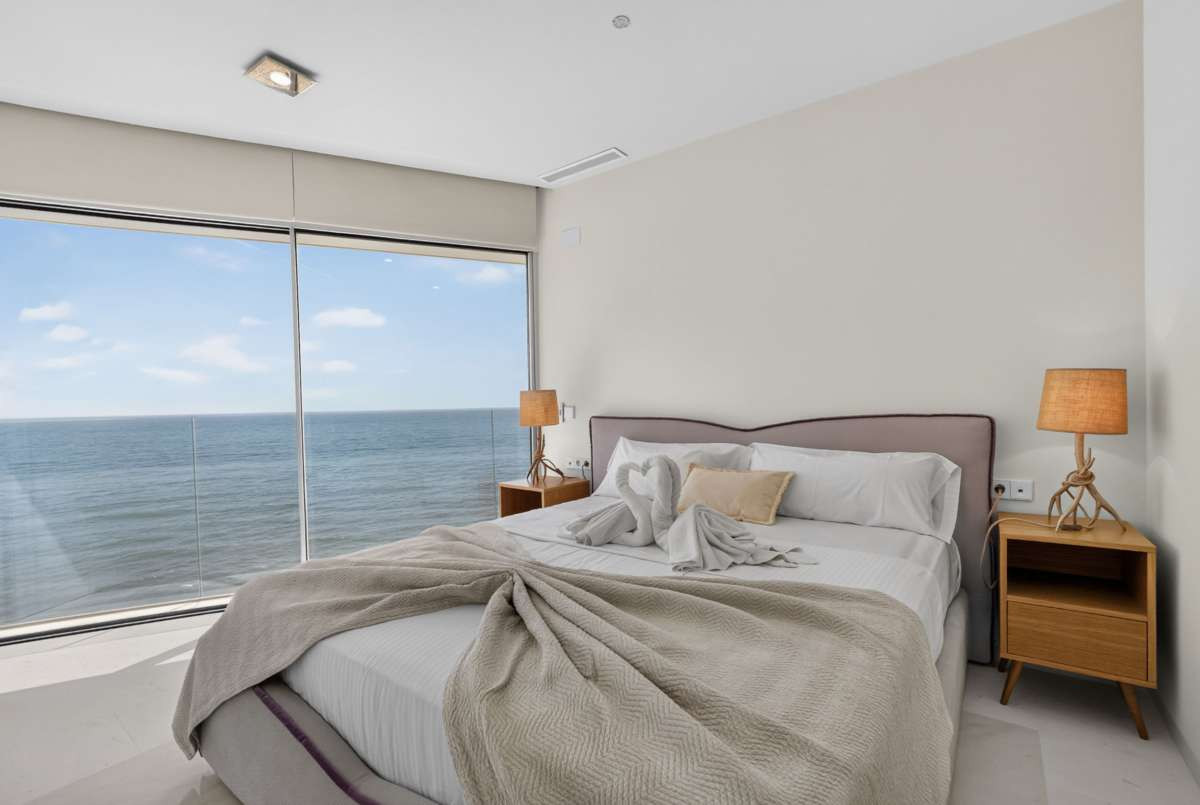 For sale - 4 Bedroom 2 Bathroom Apartment - Penthouse in Torrevieja - Torrevieja Centro  - Alicante
