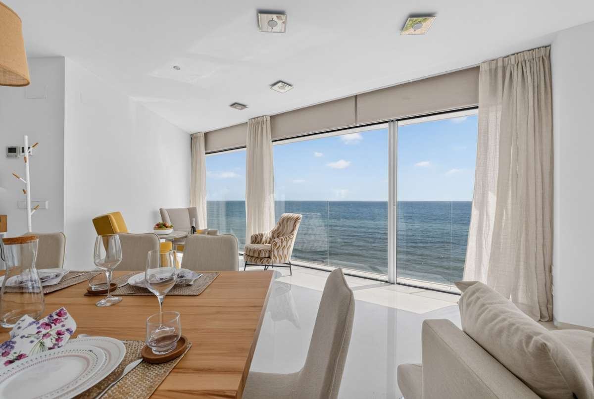 For sale - 4 Bedroom 2 Bathroom Apartment - Penthouse in Torrevieja - Torrevieja Centro  - Alicante