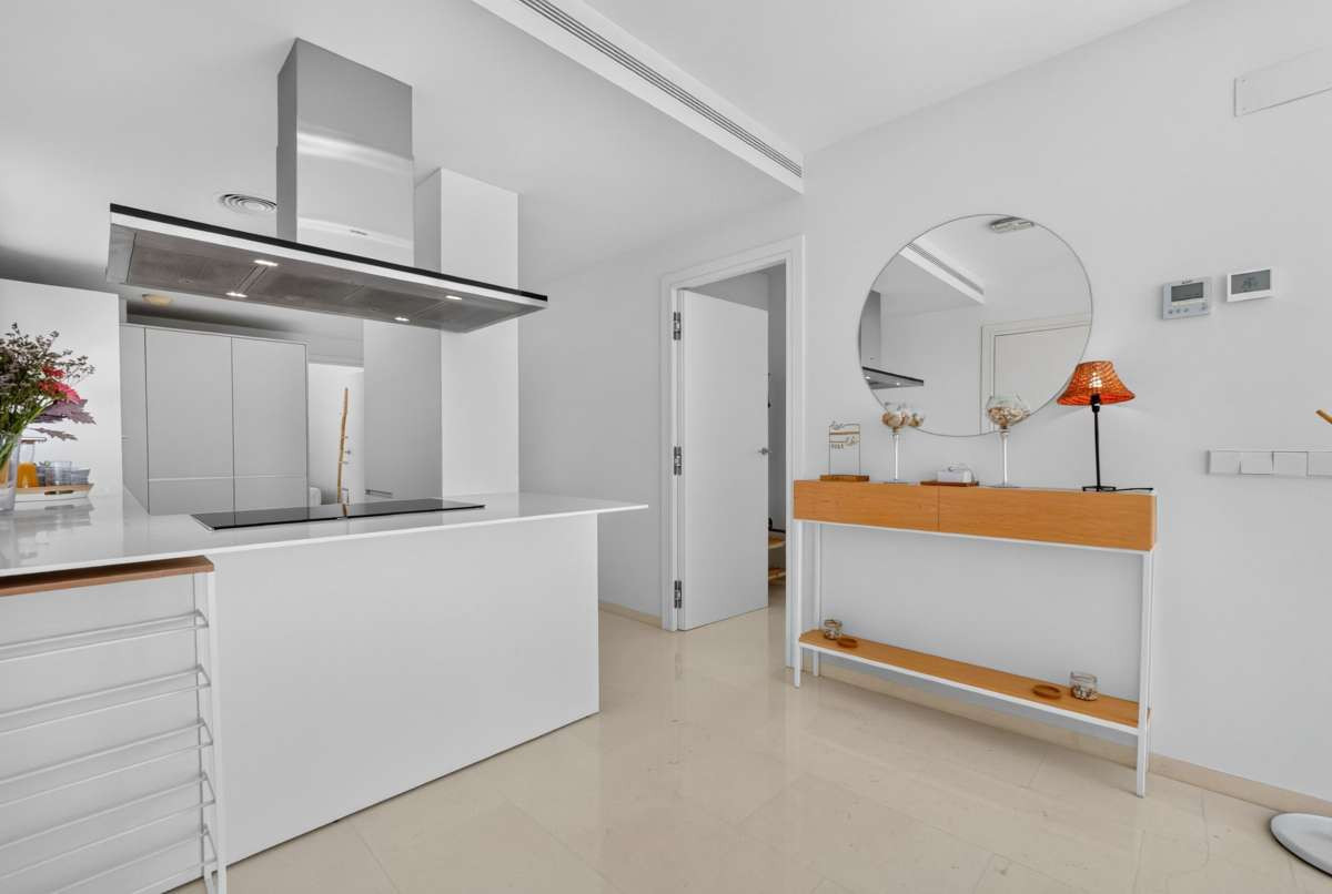 For sale - 4 Bedroom 2 Bathroom Apartment - Penthouse in Torrevieja - Torrevieja Centro  - Alicante