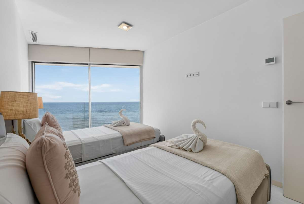 For sale - 4 Bedroom 2 Bathroom Apartment - Penthouse in Torrevieja - Torrevieja Centro  - Alicante