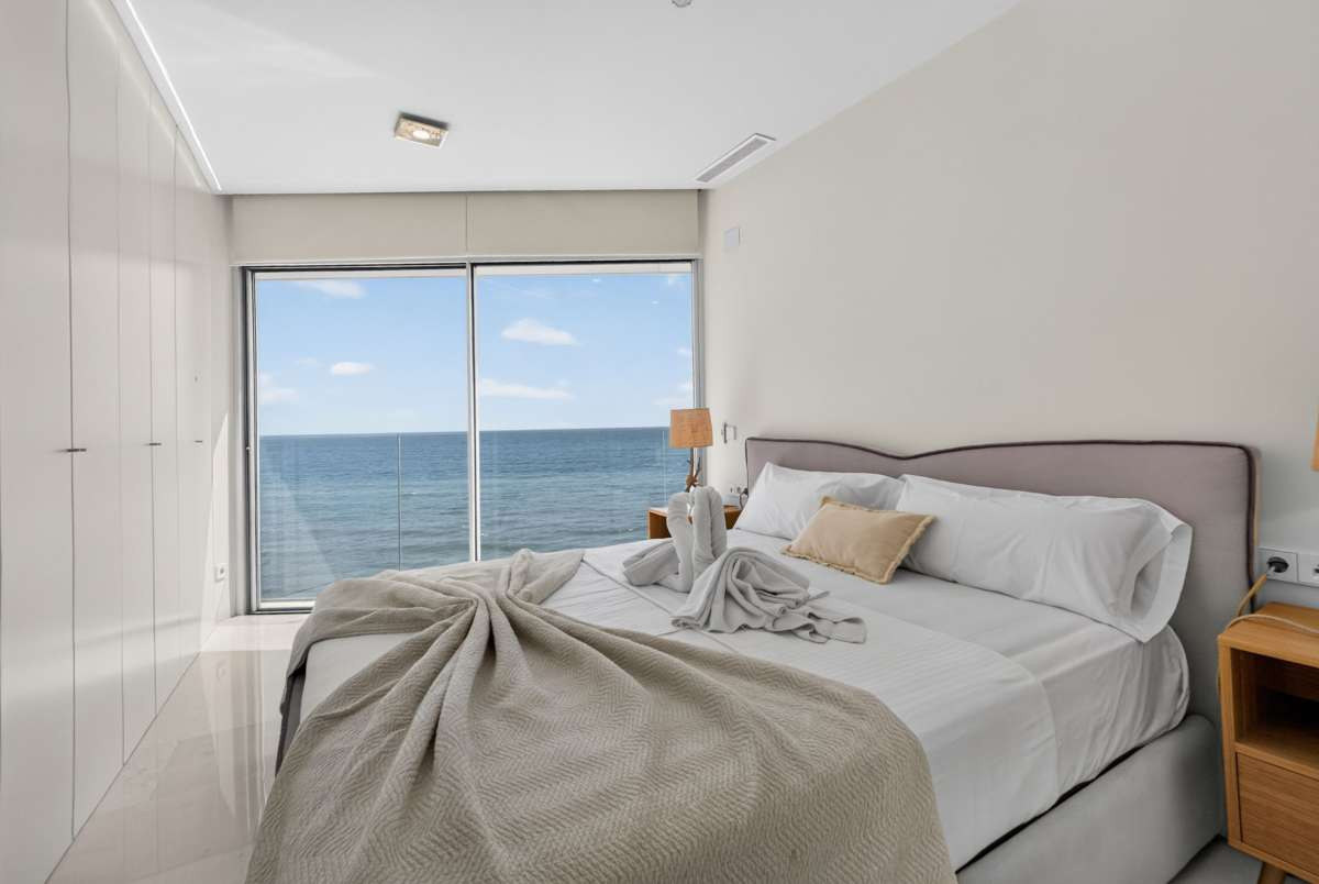 For sale - 4 Bedroom 2 Bathroom Apartment - Penthouse in Torrevieja - Torrevieja Centro  - Alicante