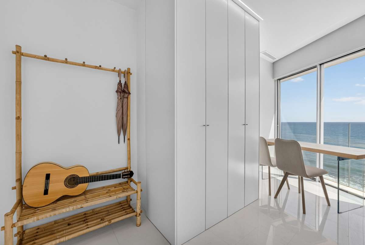 For sale - 4 Bedroom 2 Bathroom Apartment - Penthouse in Torrevieja - Torrevieja Centro  - Alicante