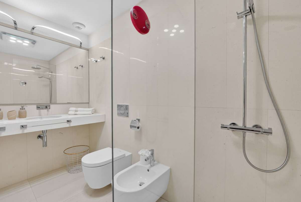 For sale - 4 Bedroom 2 Bathroom Apartment - Penthouse in Torrevieja - Torrevieja Centro  - Alicante
