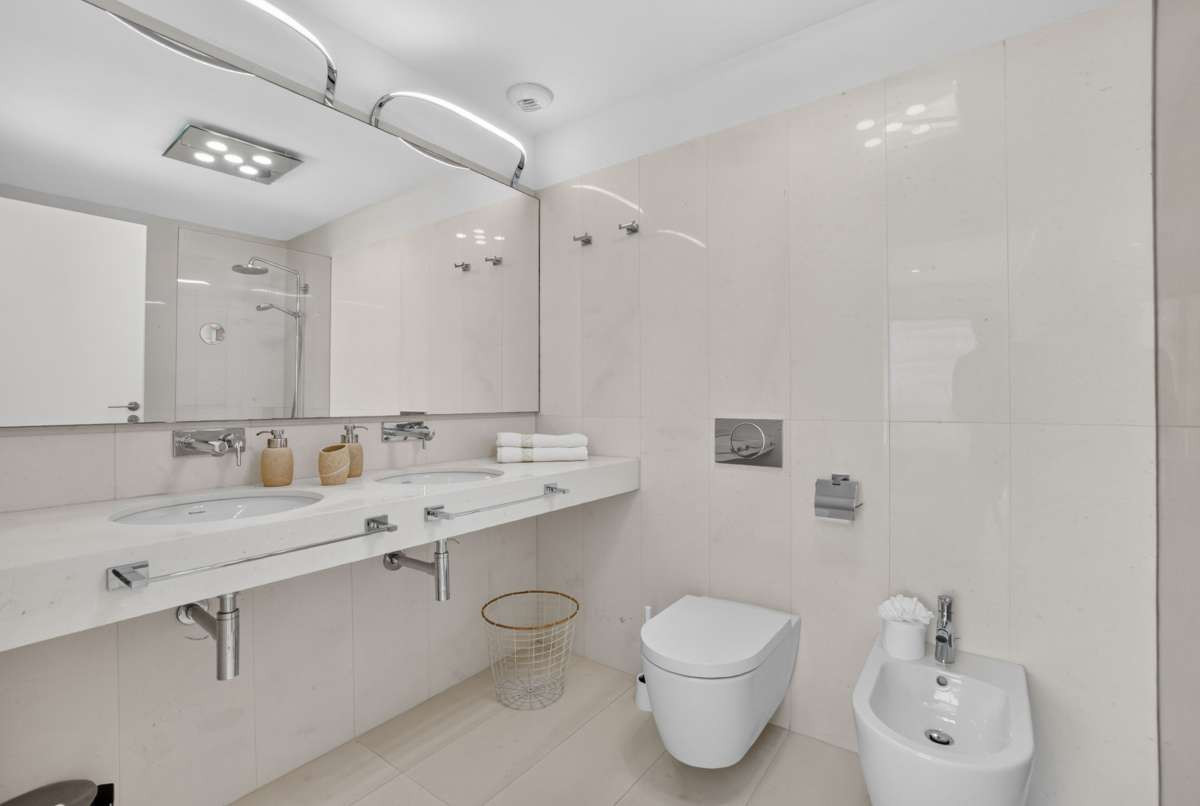 For sale - 4 Bedroom 2 Bathroom Apartment - Penthouse in Torrevieja - Torrevieja Centro  - Alicante