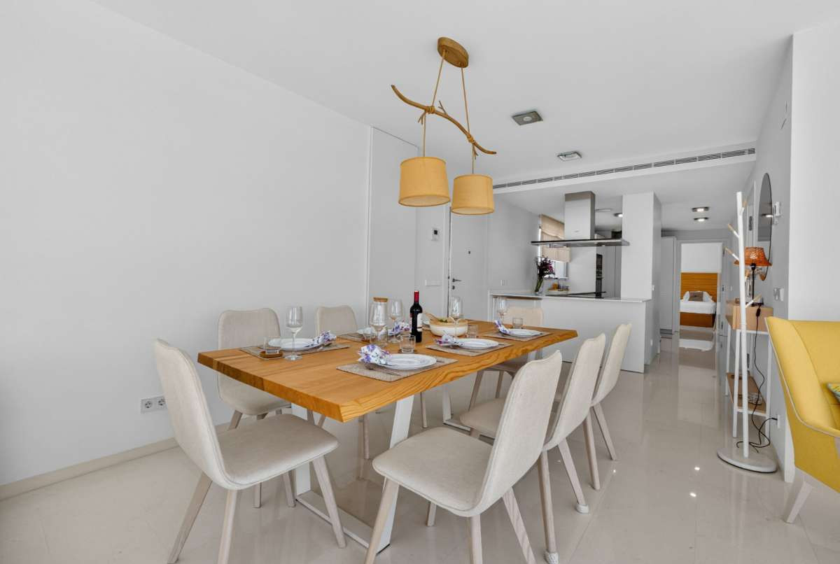 For sale - 4 Bedroom 2 Bathroom Apartment - Penthouse in Torrevieja - Torrevieja Centro  - Alicante