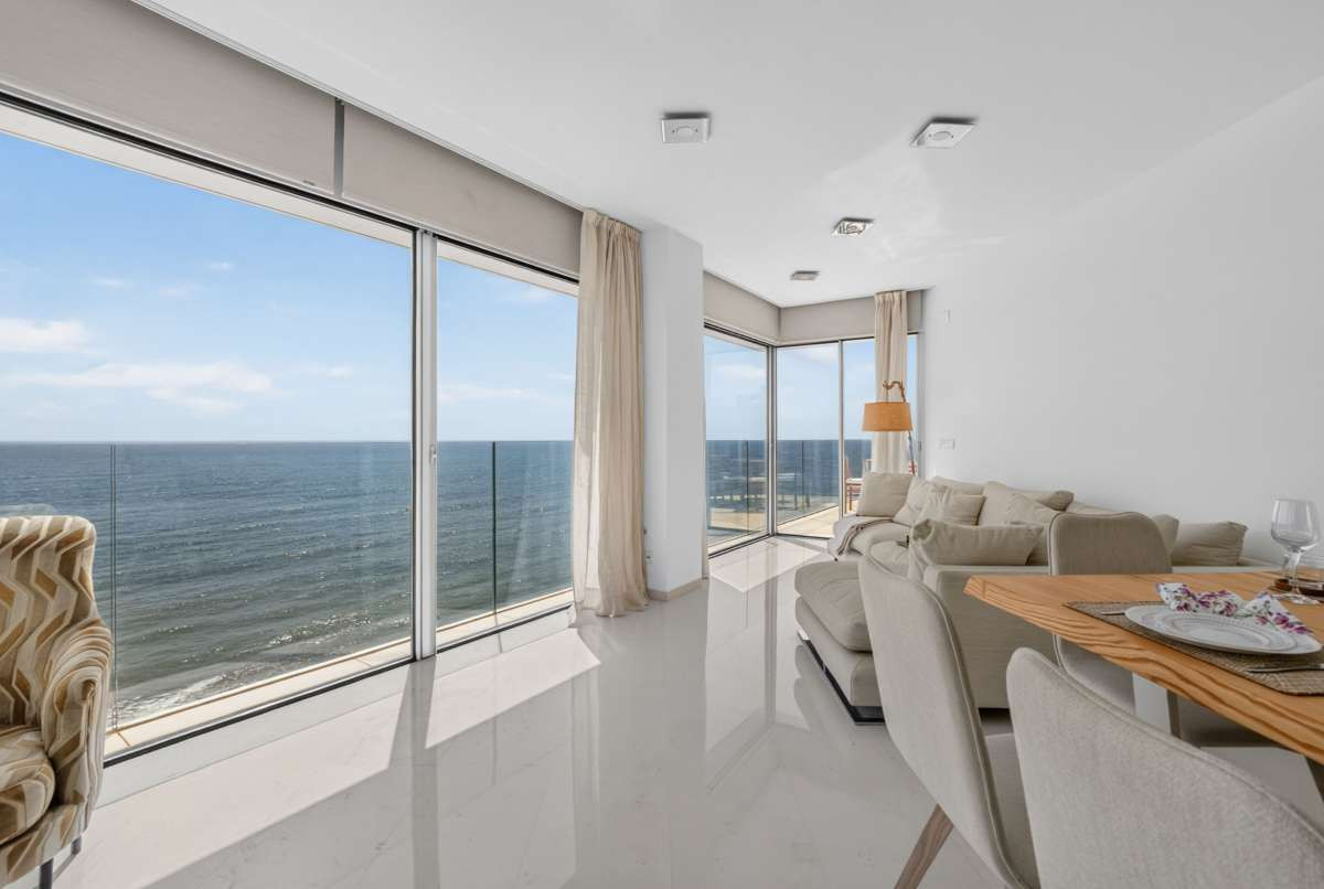 For sale - 4 Bedroom 2 Bathroom Apartment - Penthouse in Torrevieja - Torrevieja Centro  - Alicante