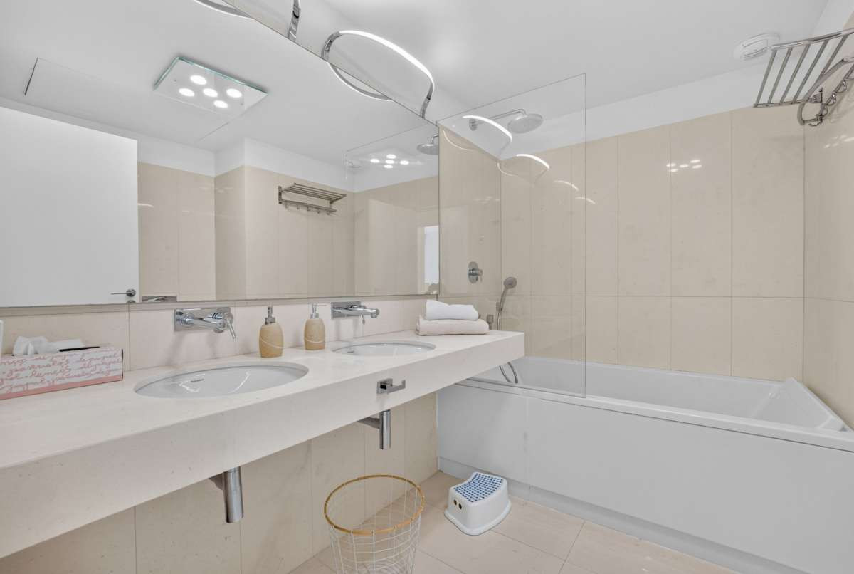 For sale - 4 Bedroom 2 Bathroom Apartment - Penthouse in Torrevieja - Torrevieja Centro  - Alicante