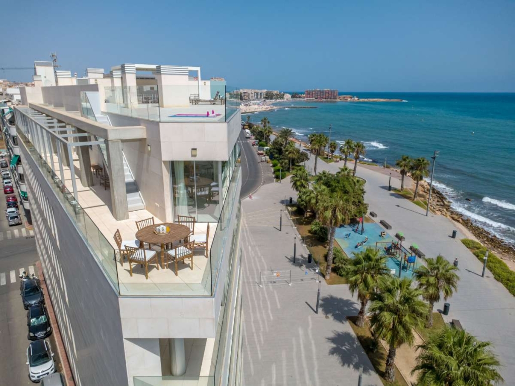 4 Bedroom 2 Bathroom Apartment - Penthouse in Torrevieja