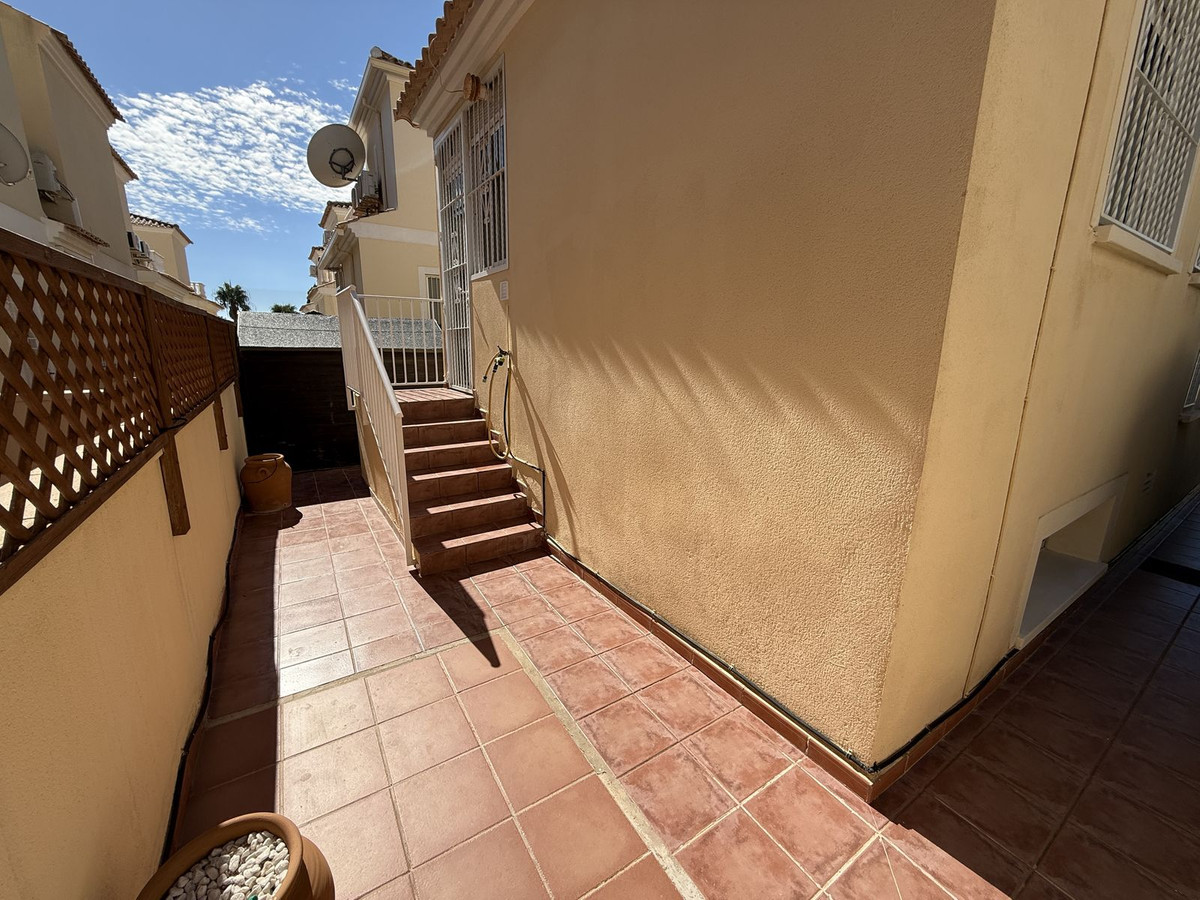 For sale - 4 Bedroom 3 Bathroom House - Detached Villa in Orihuela - Lomas de Cabo Roig  - Alicante