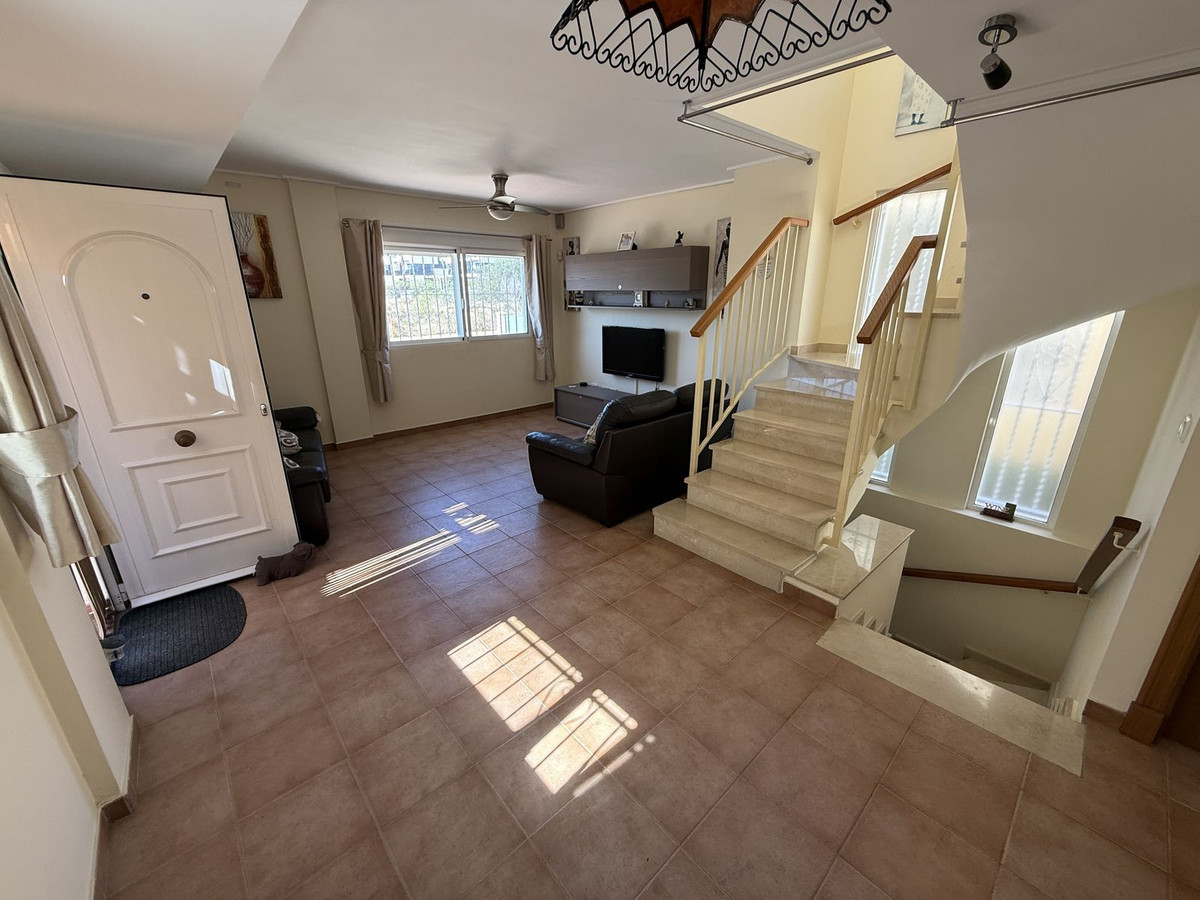 For sale - 4 Bedroom 3 Bathroom House - Detached Villa in Orihuela - Lomas de Cabo Roig  - Alicante