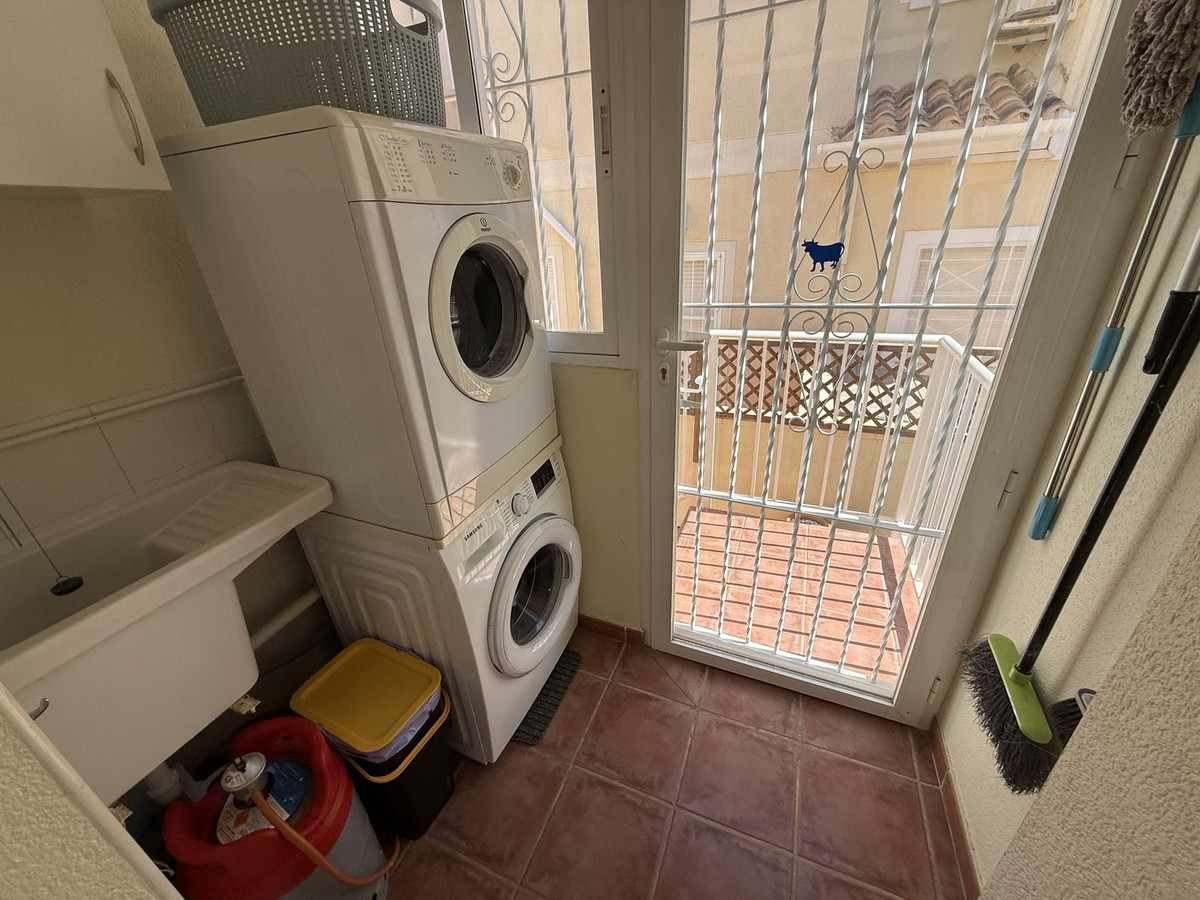 For sale - 4 Bedroom 3 Bathroom House - Detached Villa in Orihuela - Lomas de Cabo Roig  - Alicante