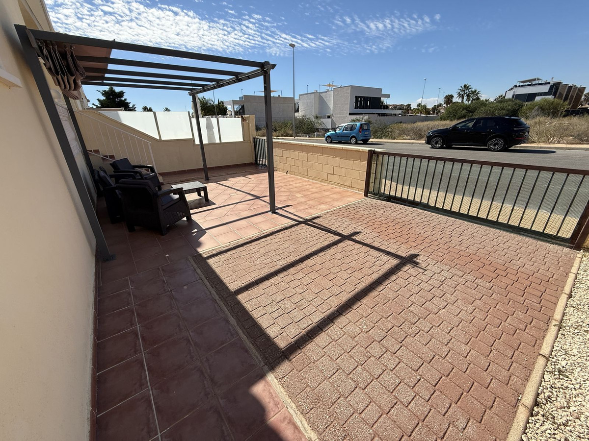 For sale - 4 Bedroom 3 Bathroom House - Detached Villa in Orihuela - Lomas de Cabo Roig  - Alicante