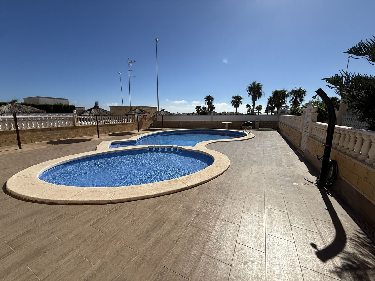 For sale - 4 Bedroom 3 Bathroom House - Detached Villa in Orihuela - Lomas de Cabo Roig  - Alicante