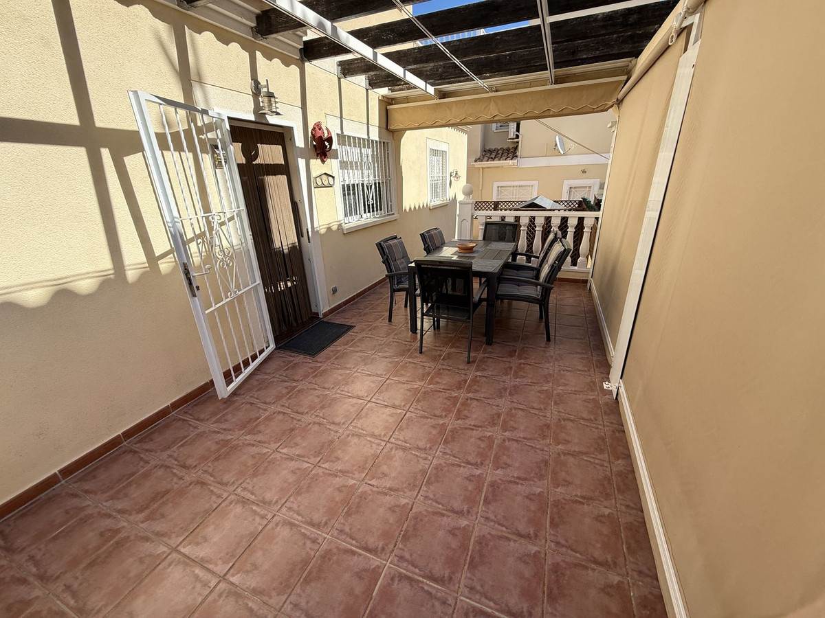 For sale - 4 Bedroom 3 Bathroom House - Detached Villa in Orihuela - Lomas de Cabo Roig  - Alicante