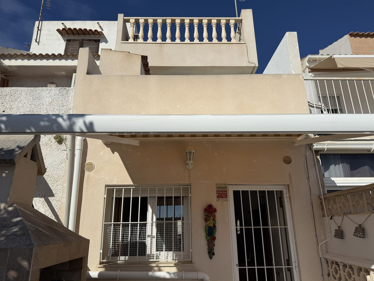 For sale - 2 Bedroom 2 Bathroom House - Townhouse in Torrevieja - Torrevieja Centro  - Alicante