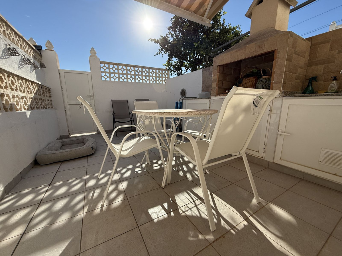 For sale - 2 Bedroom 2 Bathroom House - Townhouse in Torrevieja - Torrevieja Centro  - Alicante