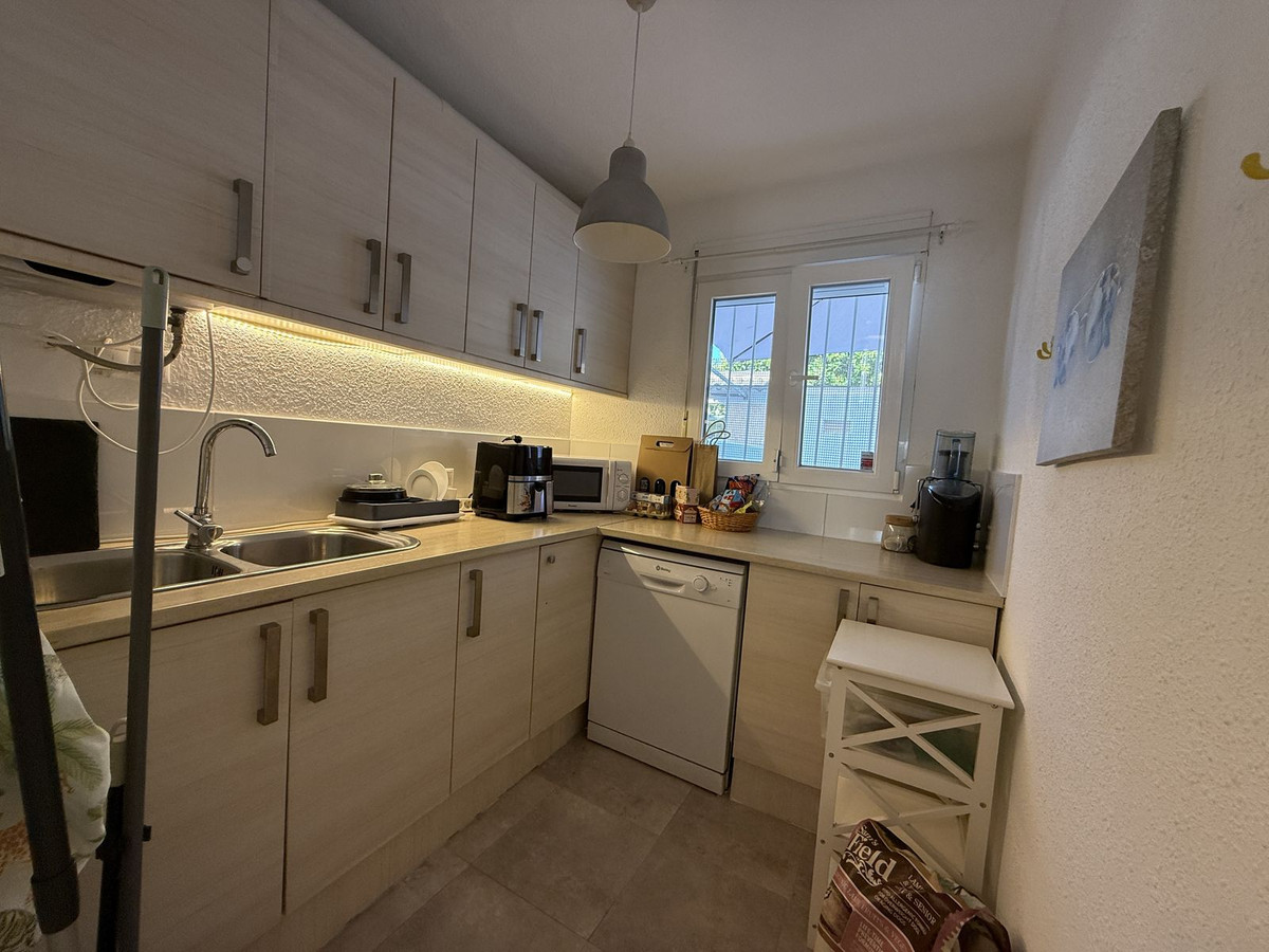 For sale - 2 Bedroom 2 Bathroom House - Townhouse in Torrevieja - Torrevieja Centro  - Alicante