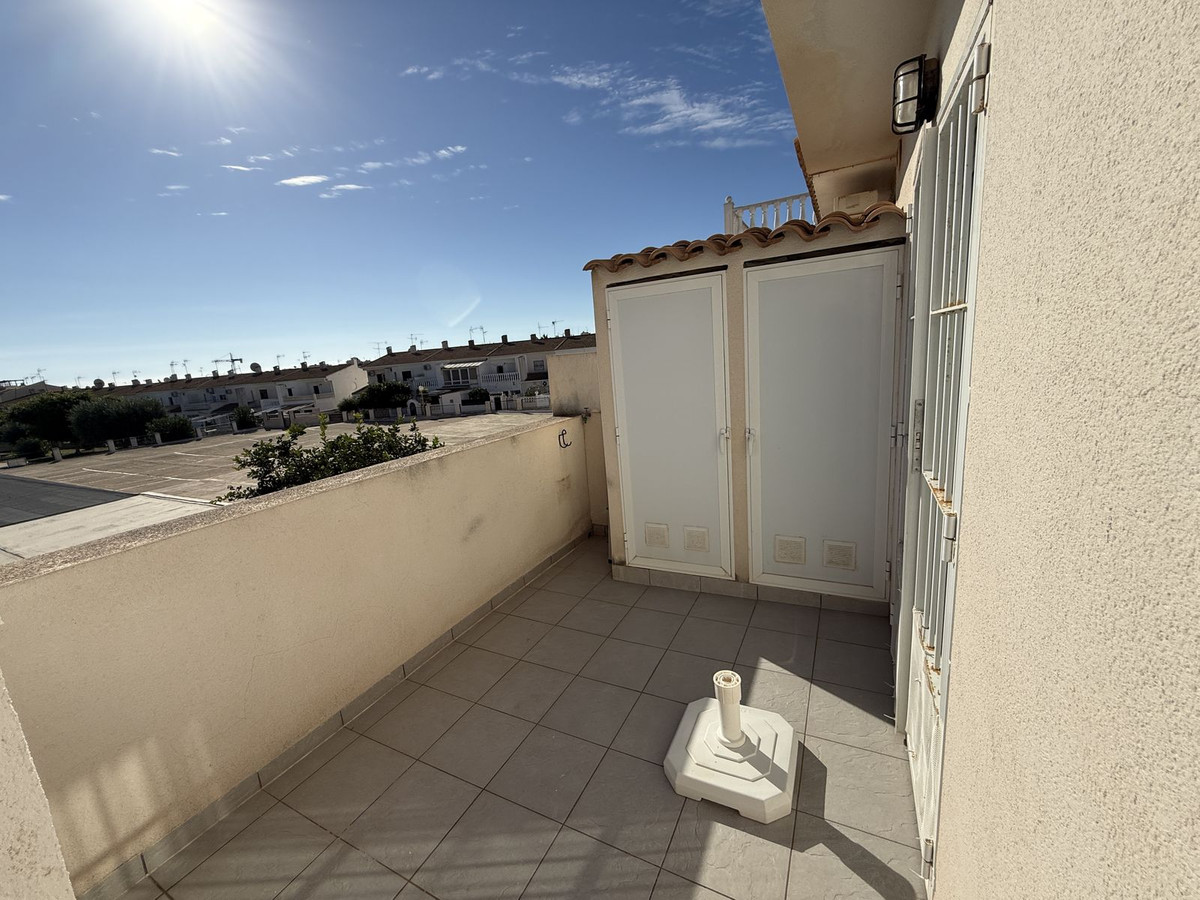 For sale - 2 Bedroom 2 Bathroom House - Townhouse in Torrevieja - Torrevieja Centro  - Alicante