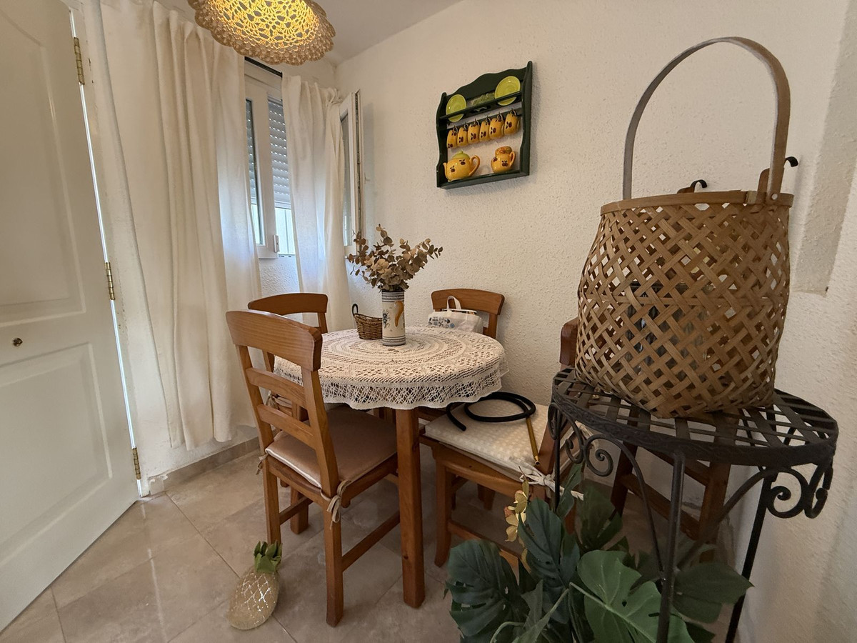 For sale - 2 Bedroom 2 Bathroom House - Townhouse in Torrevieja - Torrevieja Centro  - Alicante
