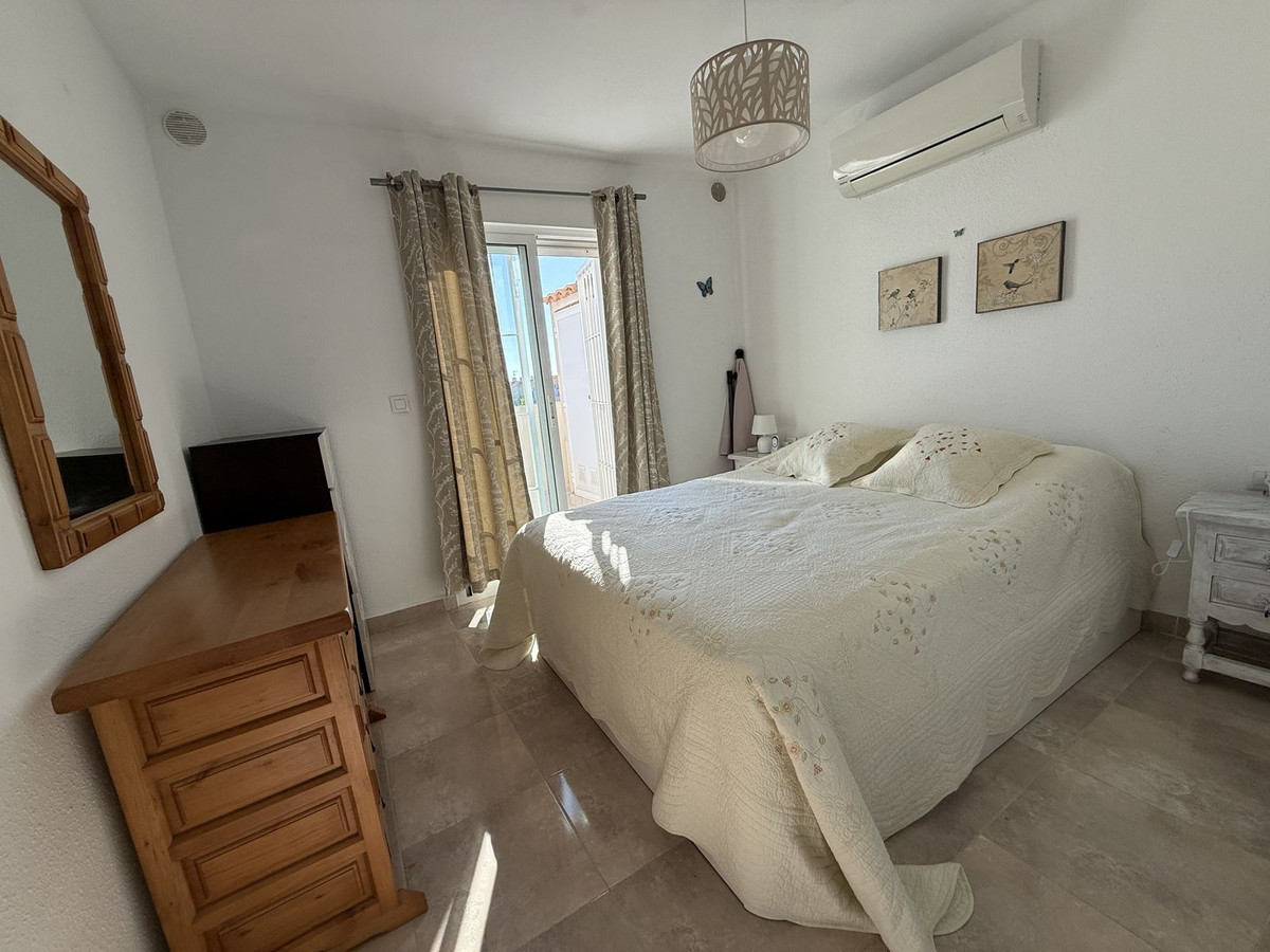 For sale - 2 Bedroom 2 Bathroom House - Townhouse in Torrevieja - Torrevieja Centro  - Alicante