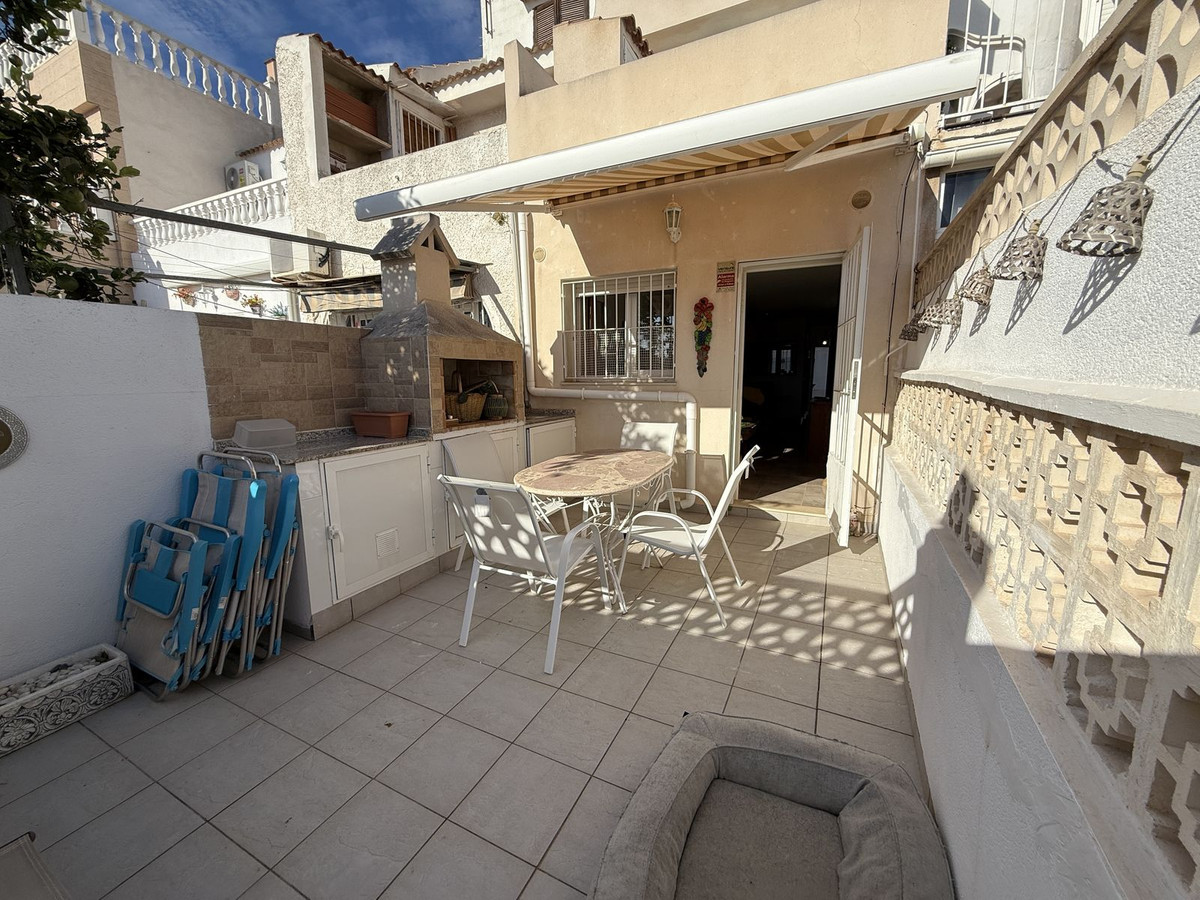 For sale - 2 Bedroom 2 Bathroom House - Townhouse in Torrevieja - Torrevieja Centro  - Alicante