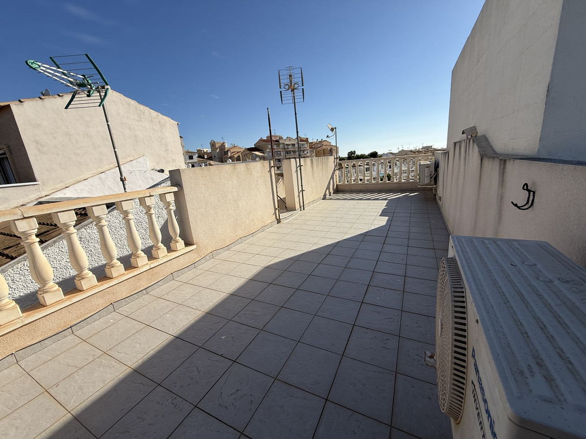 For sale - 2 Bedroom 2 Bathroom House - Townhouse in Torrevieja - Torrevieja Centro  - Alicante