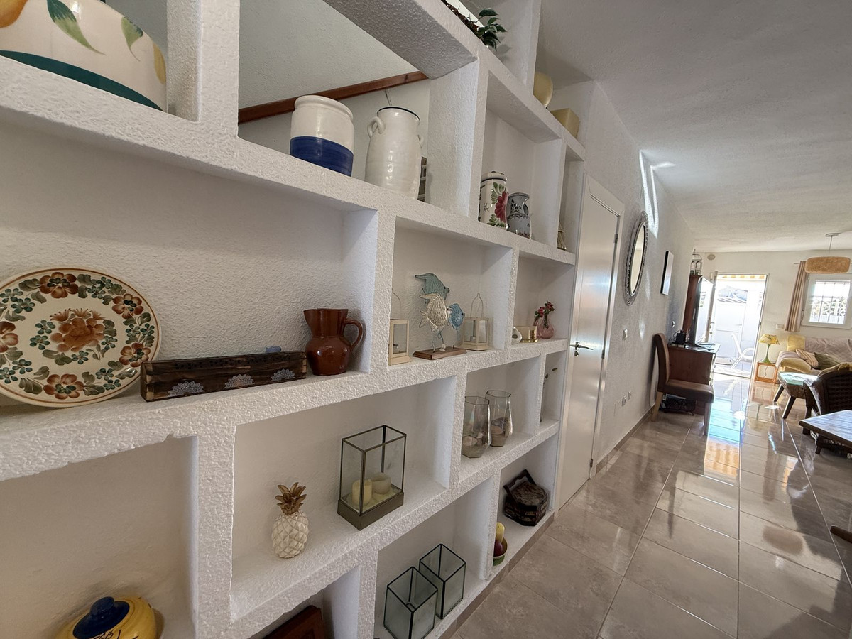 For sale - 2 Bedroom 2 Bathroom House - Townhouse in Torrevieja - Torrevieja Centro  - Alicante