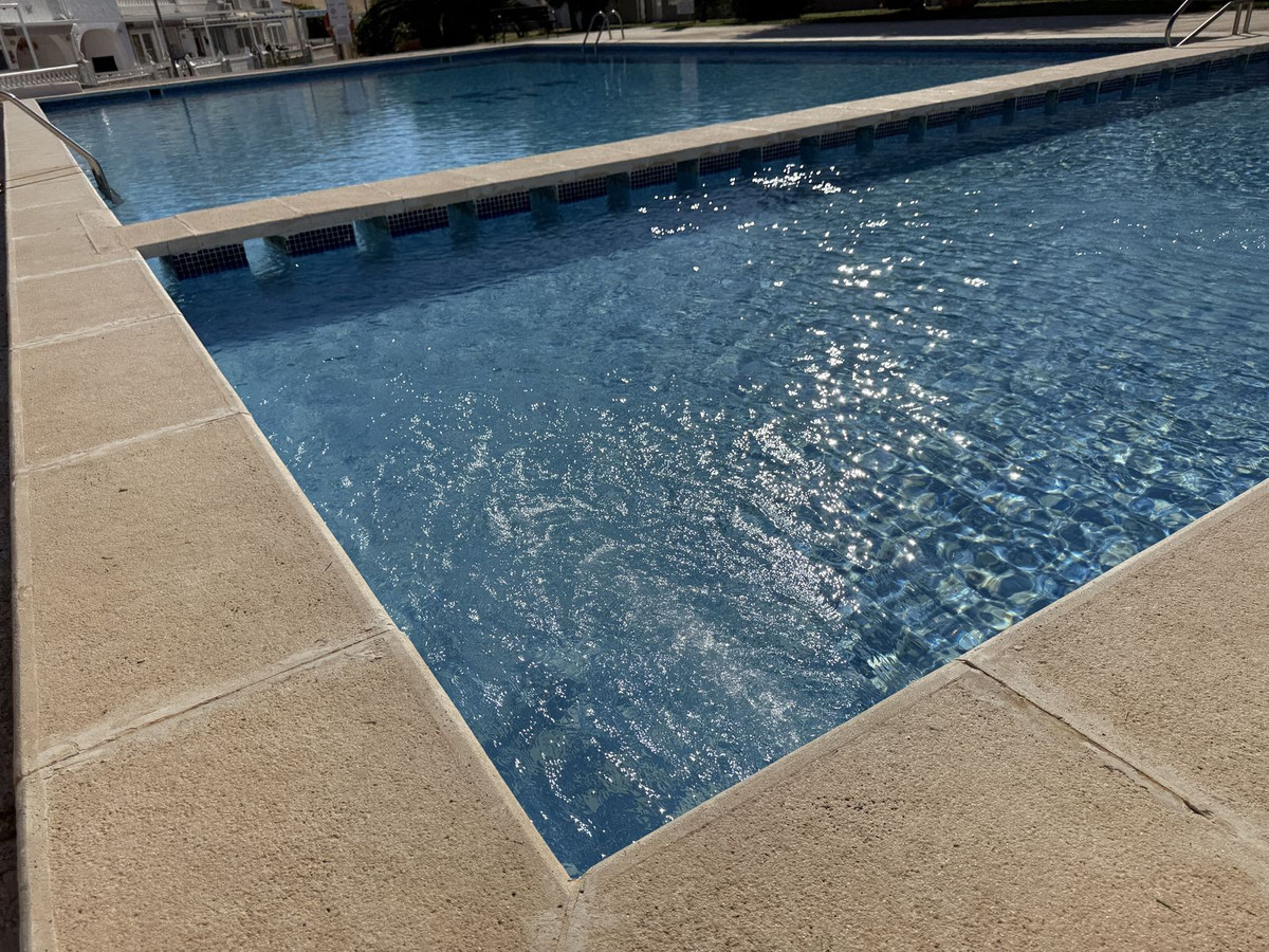 For sale - 2 Bedroom 2 Bathroom House - Townhouse in Torrevieja - Torrevieja Centro  - Alicante