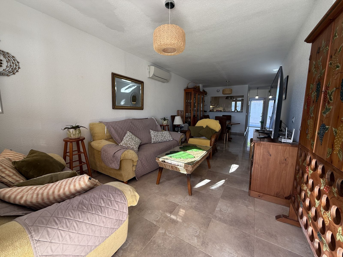 For sale - 2 Bedroom 2 Bathroom House - Townhouse in Torrevieja - Torrevieja Centro  - Alicante