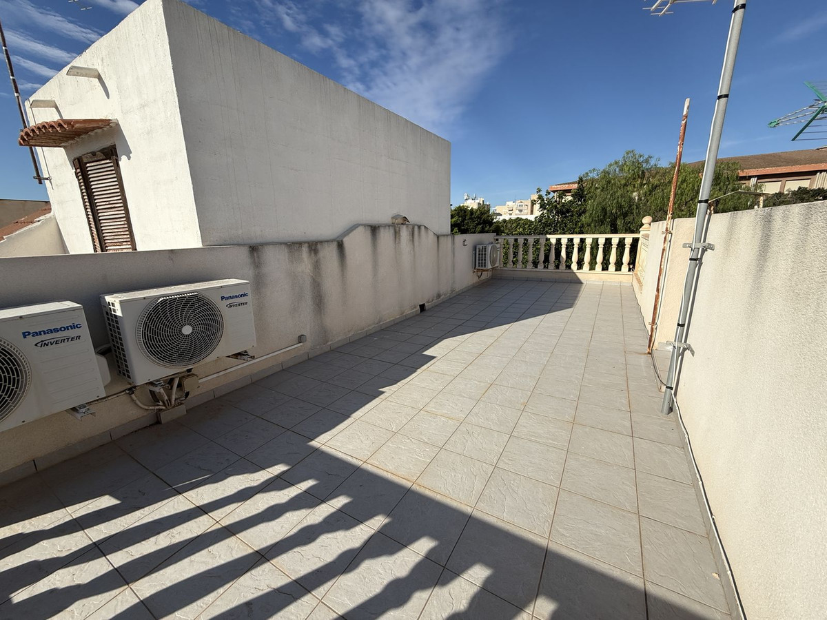 For sale - 2 Bedroom 2 Bathroom House - Townhouse in Torrevieja - Torrevieja Centro  - Alicante