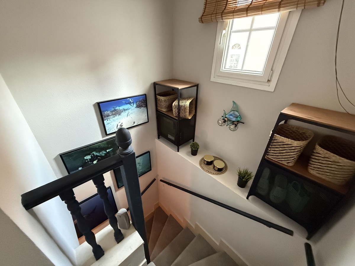 For sale - 3 Bedroom 2 Bathroom House - Semi-Detached House in Orihuela - Villamartin  - Alicante