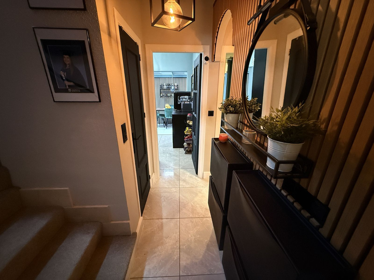 For sale - 3 Bedroom 2 Bathroom House - Semi-Detached House in Orihuela - Villamartin  - Alicante