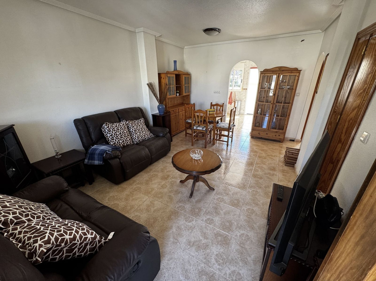 For sale - 2 Bedroom 1 Bathroom Apartment in Villamartin - Villamartin  - Alicante