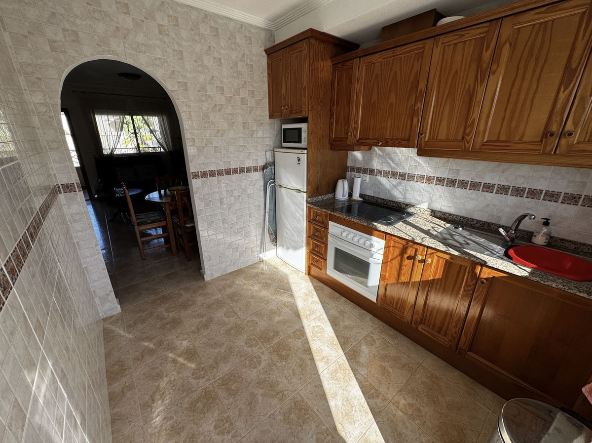 For sale - 2 Bedroom 1 Bathroom Apartment in Villamartin - Villamartin  - Alicante