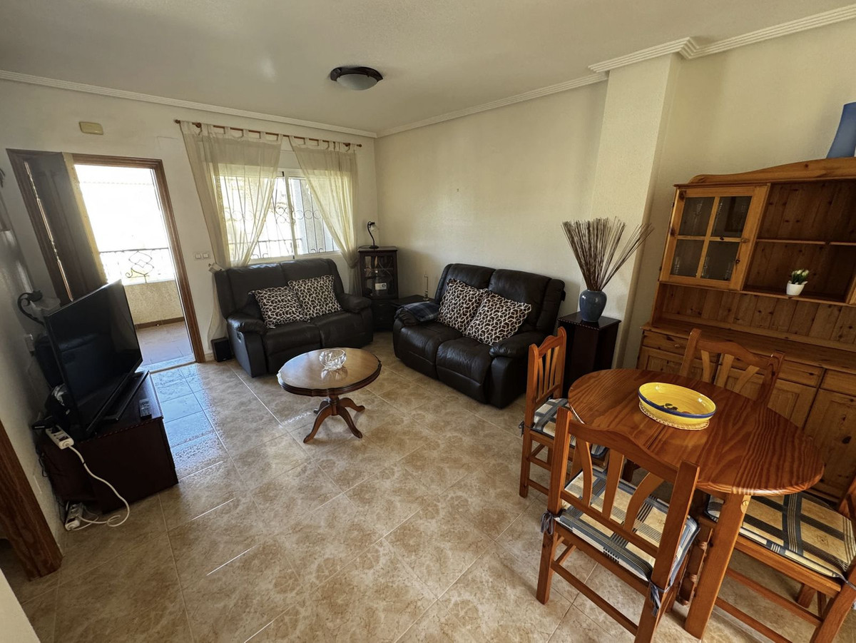 For sale - 2 Bedroom 1 Bathroom Apartment in Villamartin - Villamartin  - Alicante