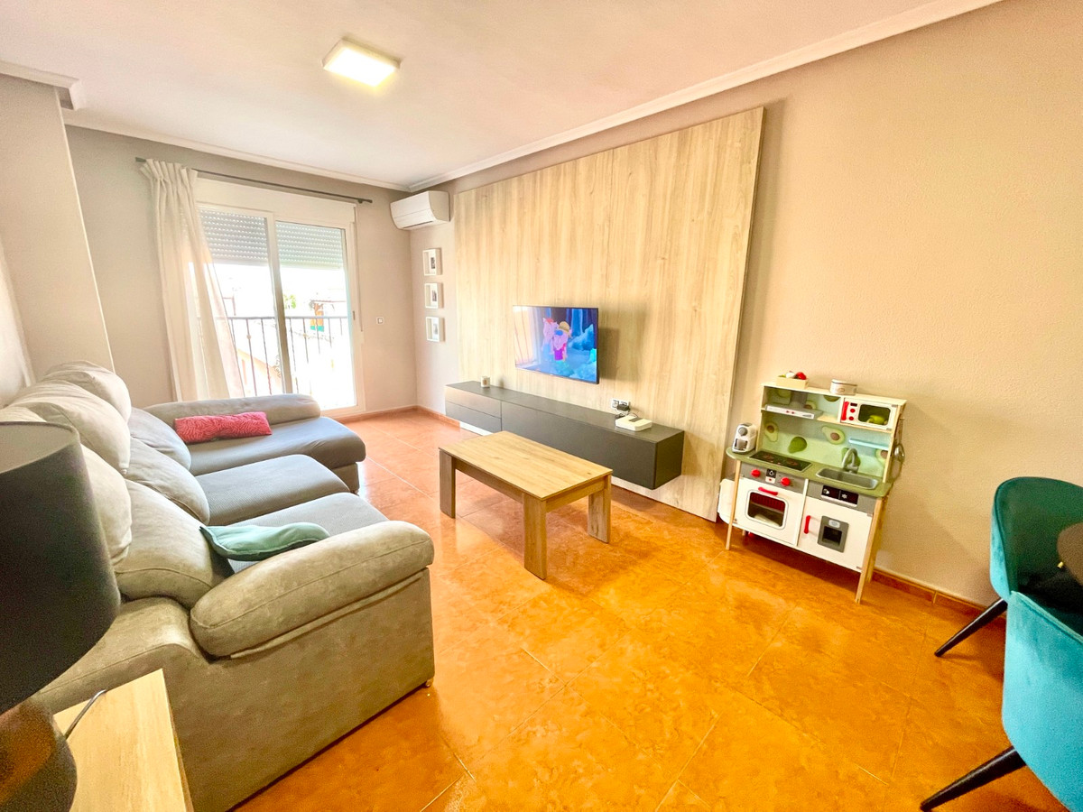 For sale - 3 Bedroom 2 Bathroom Apartment - Middle Floor Apartment in Catral - Catral Centro  - Alicante