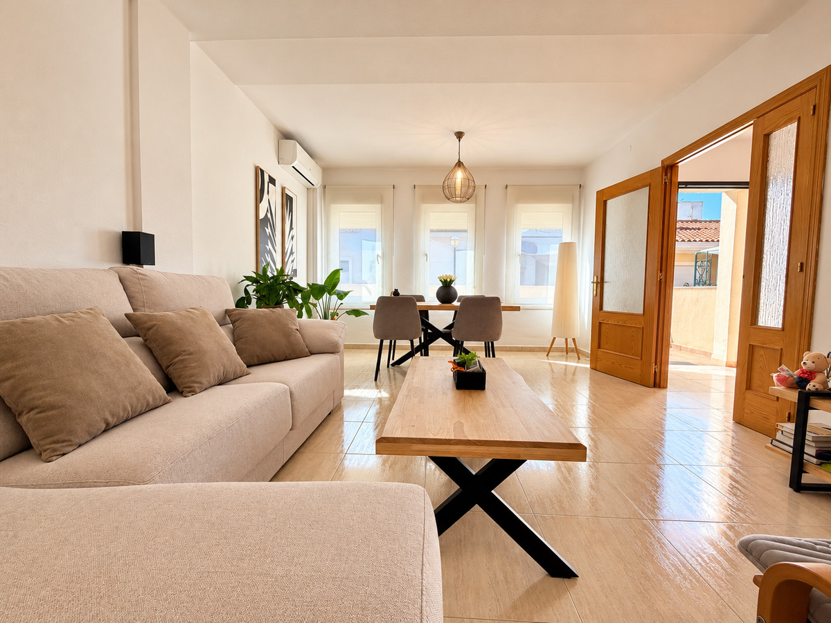 For sale - 3 Bedroom 2 Bathroom House - Townhouse in Daya Nueva - Daya Nueva Centro  - Alicante