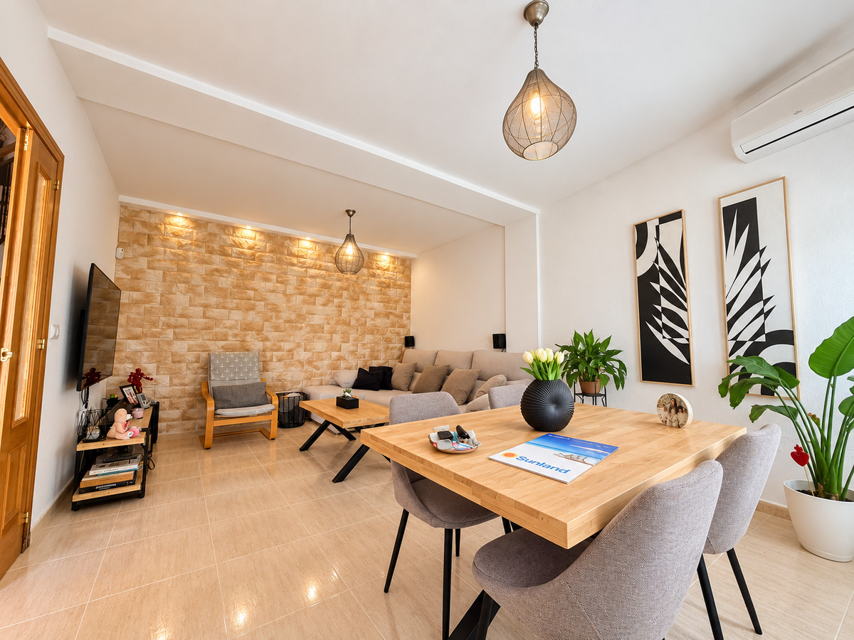 For sale - 3 Bedroom 2 Bathroom House - Townhouse in Daya Nueva - Daya Nueva Centro  - Alicante