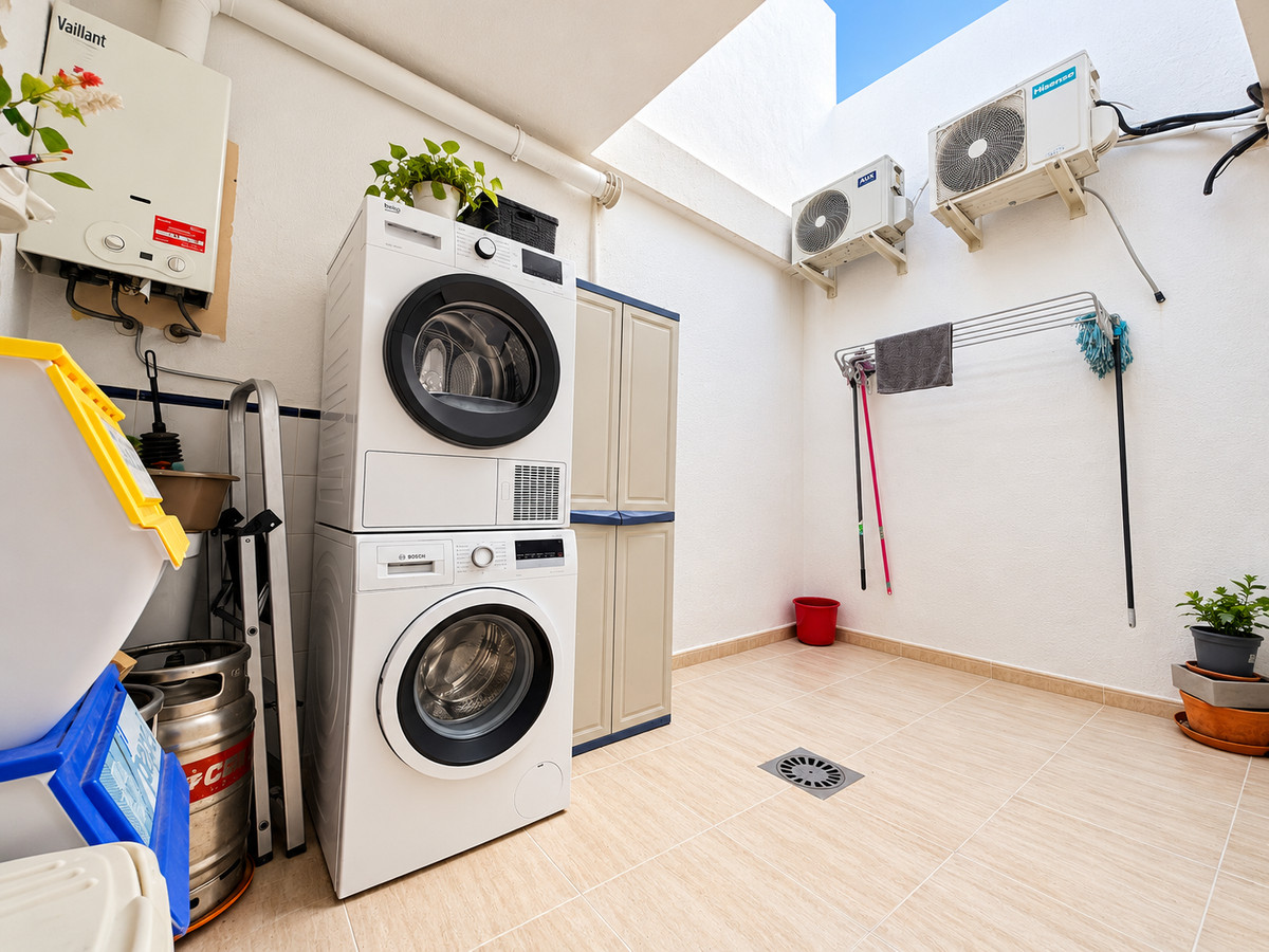 For sale - 3 Bedroom 2 Bathroom House - Townhouse in Daya Nueva - Daya Nueva Centro  - Alicante