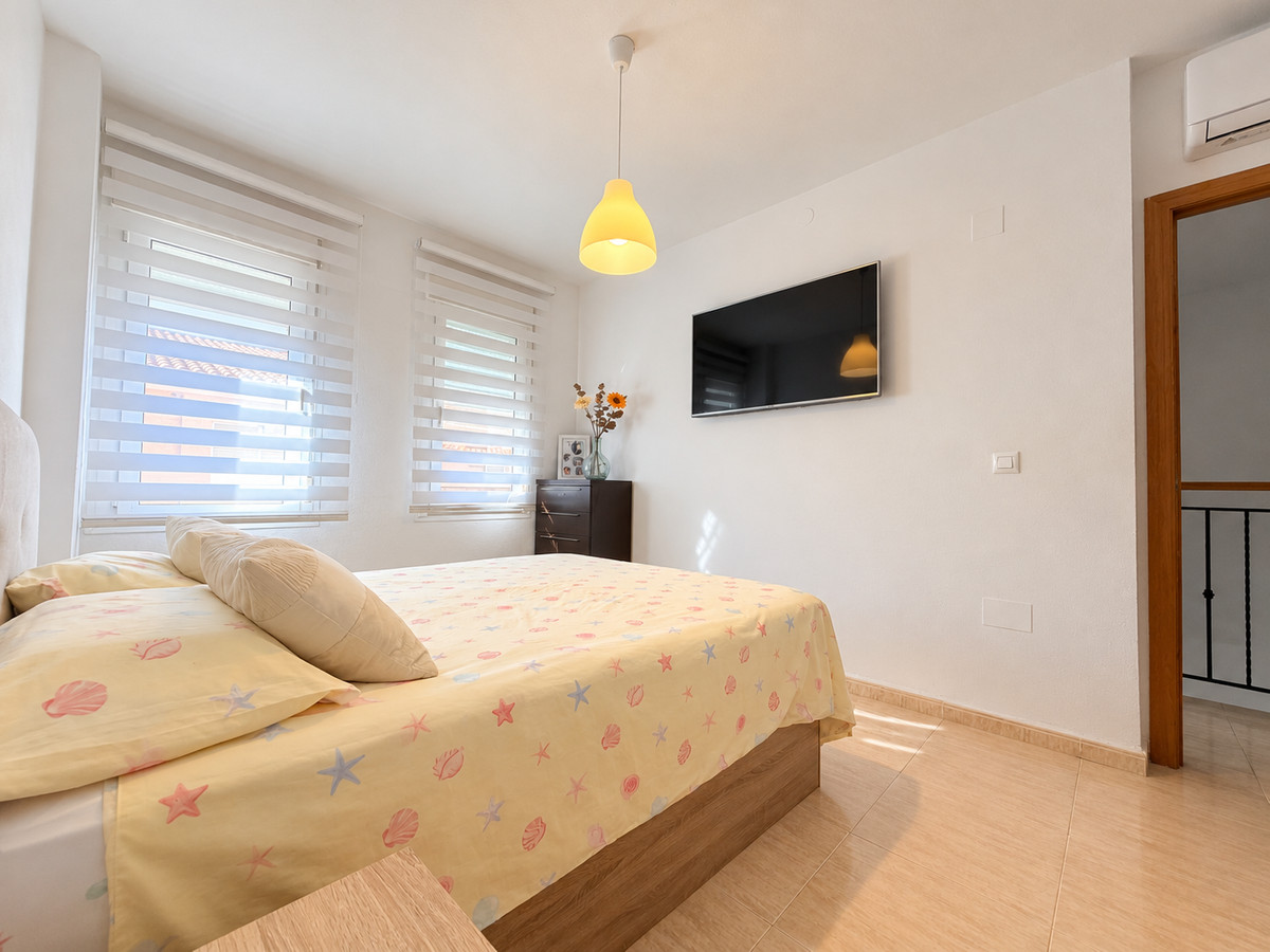 For sale - 3 Bedroom 2 Bathroom House - Townhouse in Daya Nueva - Daya Nueva Centro  - Alicante