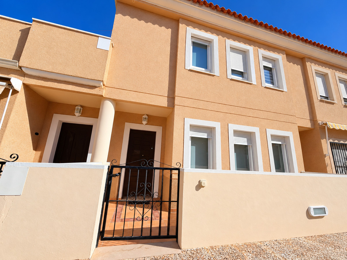For sale - 3 Bedroom 2 Bathroom House - Townhouse in Daya Nueva - Daya Nueva Centro  - Alicante