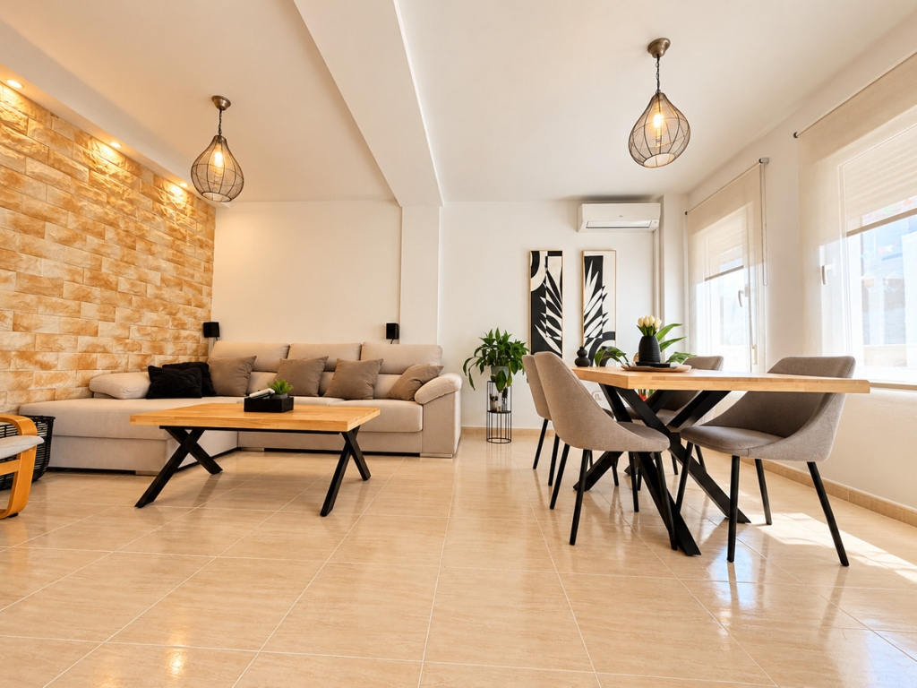 3 Bedroom 2 Bathroom House - Townhouse in Daya Nueva