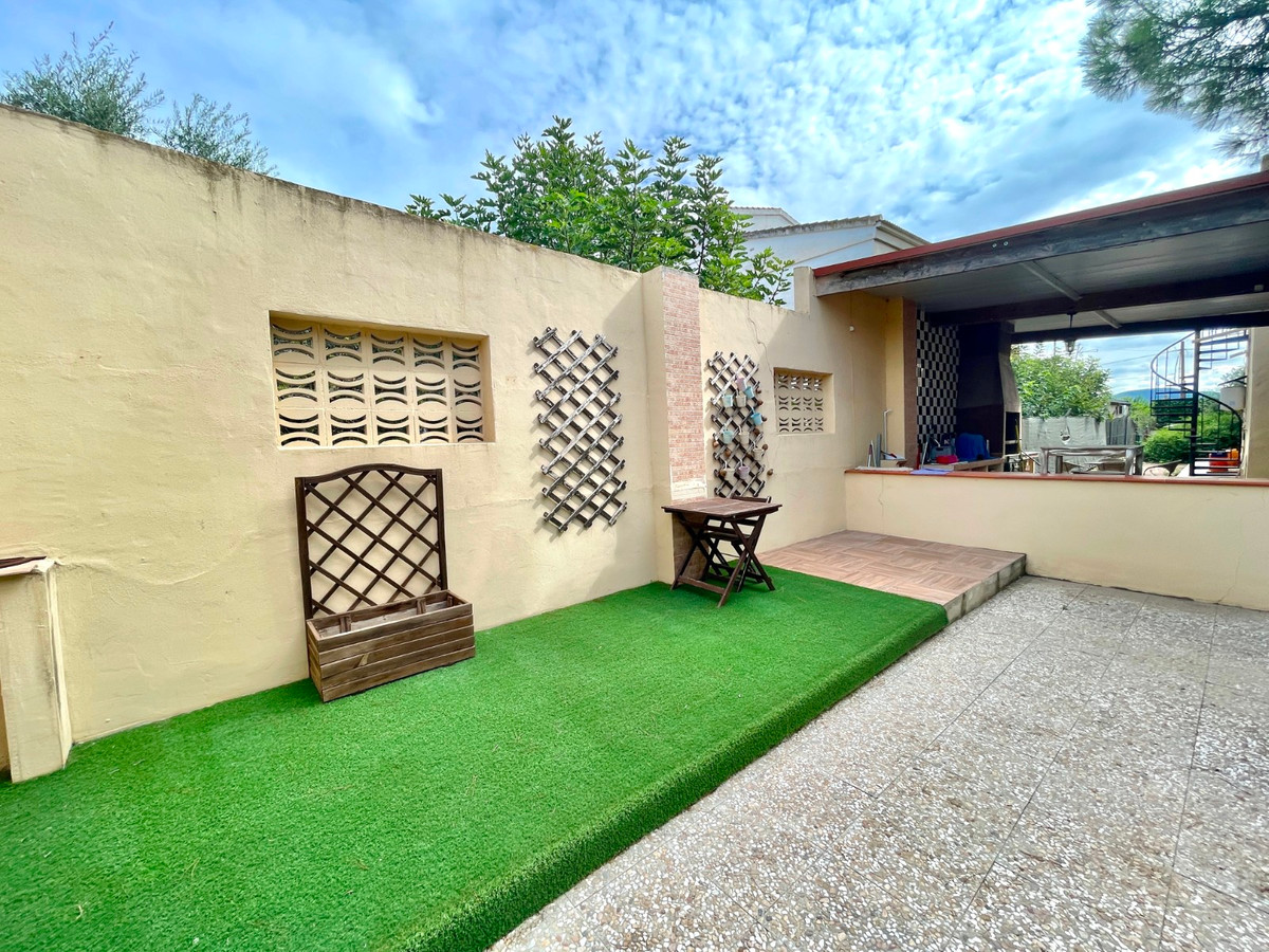 For sale - 3 Bedroom 2 Bathroom House - Finca - Cortijo in Orihuela - Orihuela Centro  - Alicante