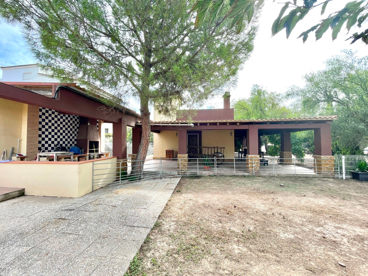 For sale - 3 Bedroom 2 Bathroom House - Finca - Cortijo in Orihuela - Orihuela Centro  - Alicante