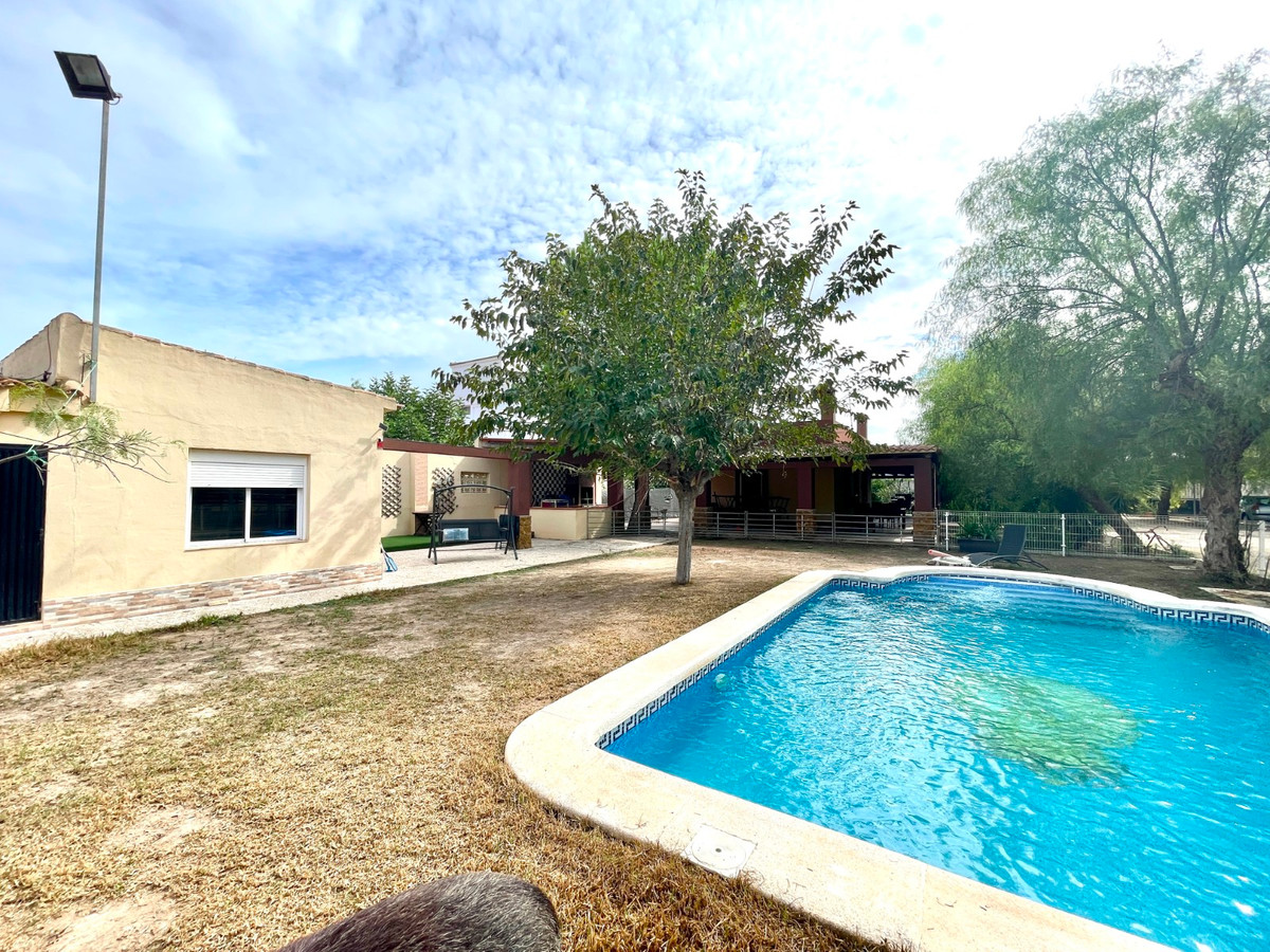 For sale - 3 Bedroom 2 Bathroom House - Finca - Cortijo in Orihuela - Orihuela Centro  - Alicante