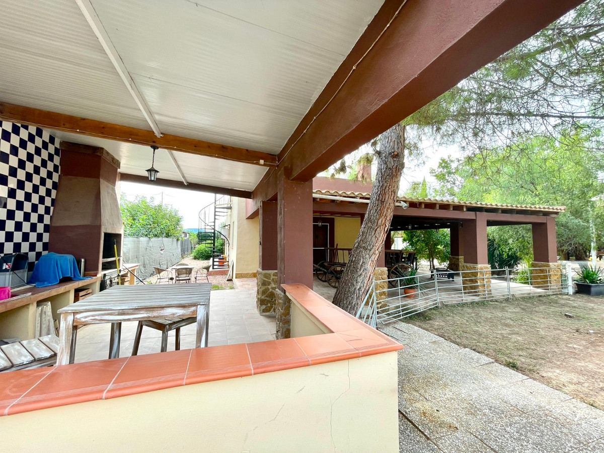 For sale - 3 Bedroom 2 Bathroom House - Finca - Cortijo in Orihuela - Orihuela Centro  - Alicante