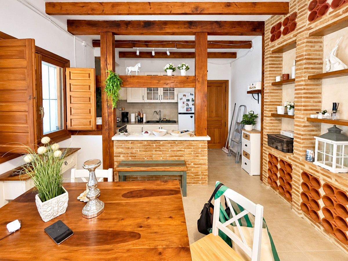 For sale - 3 Bedroom 2 Bathroom House - Finca - Cortijo in Orihuela - Orihuela Centro  - Alicante