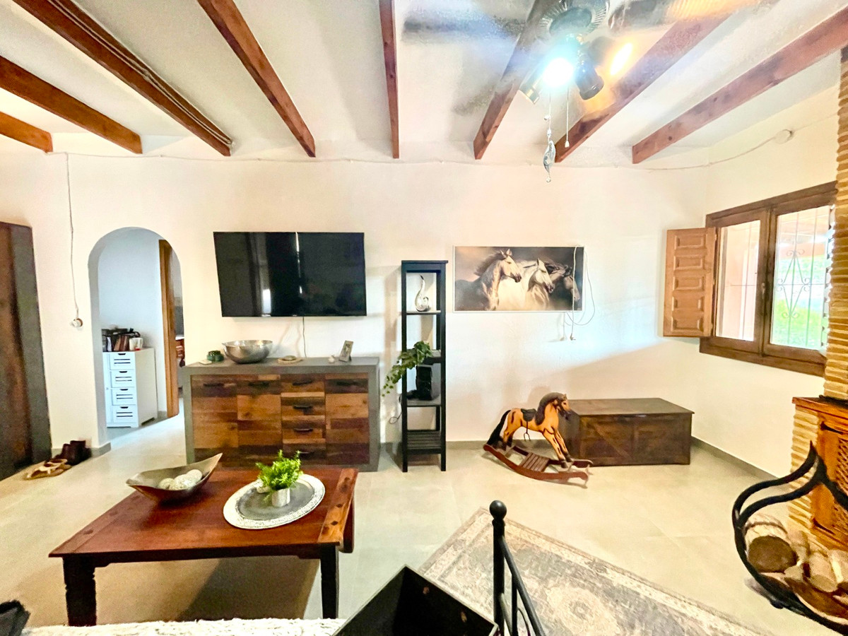For sale - 3 Bedroom 2 Bathroom House - Finca - Cortijo in Orihuela - Orihuela Centro  - Alicante